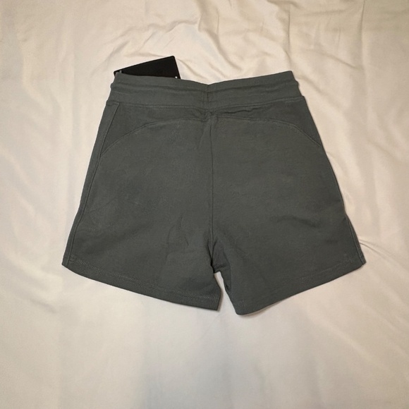 Alphalete NWT Essential‎ Core Concrete Gray Shorts- Size Small - Picture 5 of 5